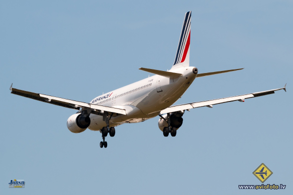 Airbus A320-214