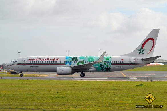 Boeing 737-86N