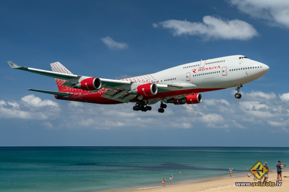 Boeing 747-446