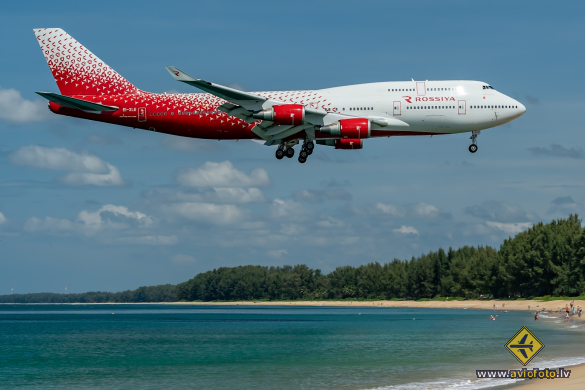 Boeing 747-446
