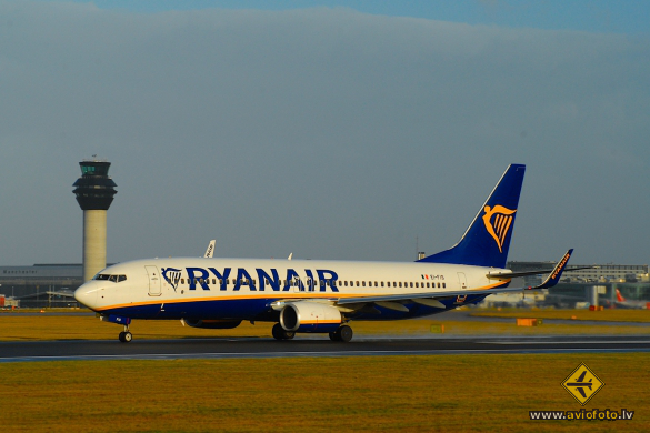 Boeing 737-8AS