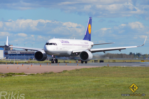 Airbus A320-271N