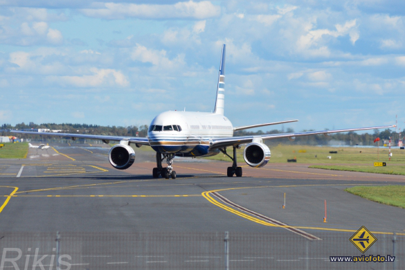 Boeing 757-256