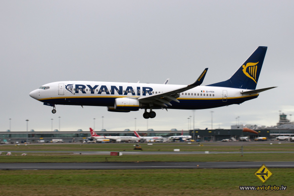 Boeing 737-8AS
