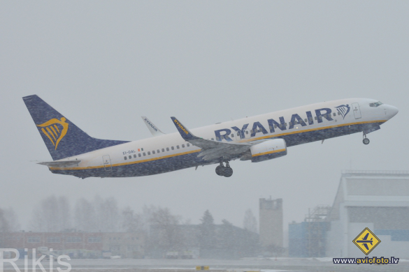 Boeing 737-8AS