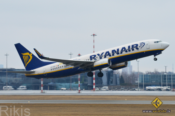 Boeing 737-8AS