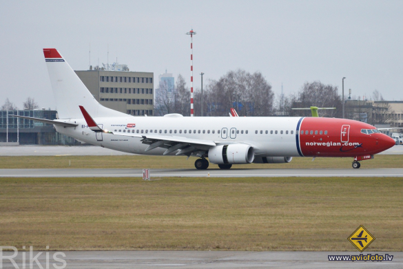 Boeing 737-8JP