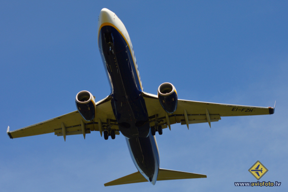 Boeing 737-8AS