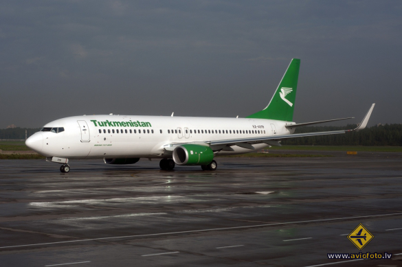 Boeing 737-8K2