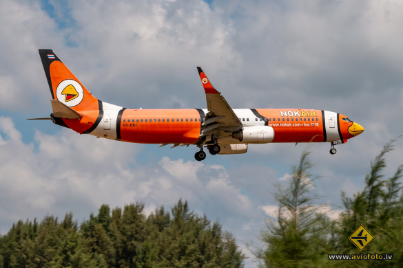 Boeing 737-83N