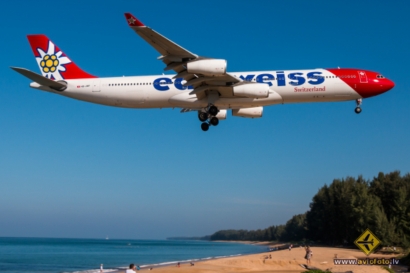 Airbus A340-313