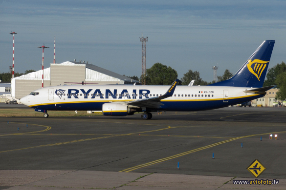 Boeing 737-8AS