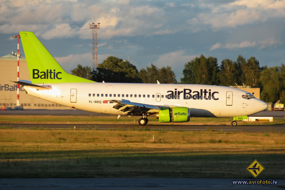 Boeing 737-522
