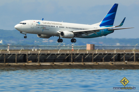 Boeing 737-86N