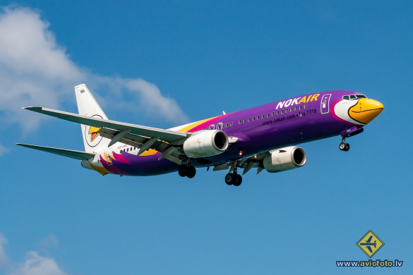 Boeing 737-85P