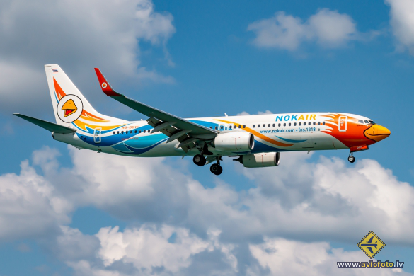 Boeing 737-88L