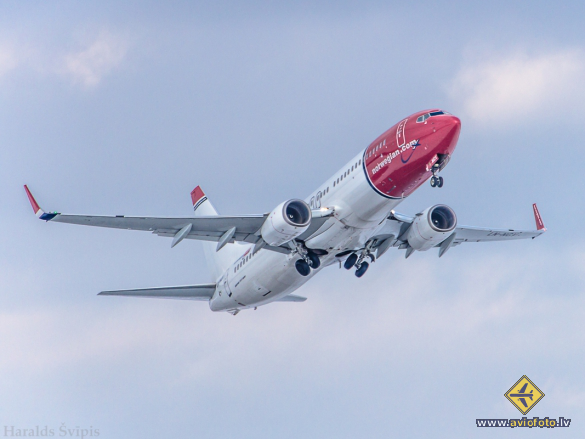 Boeing 737-8JP