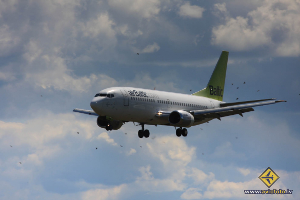 Boeing 737-31S