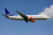 Boeing 737-883