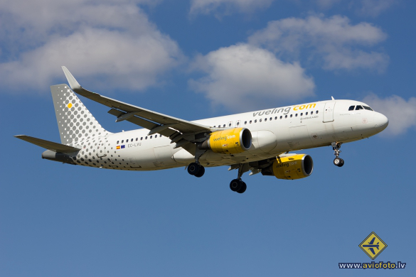 Airbus A320-214