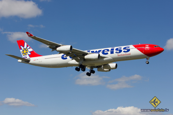 Airbus A340-313X