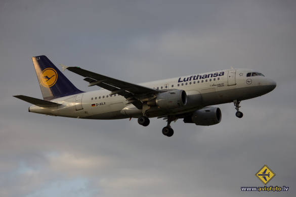 Airbus A319-114