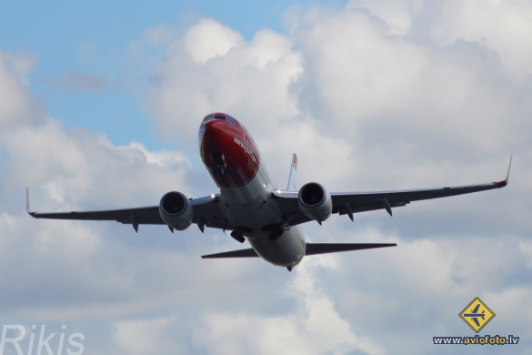Boeing 737-8JP
