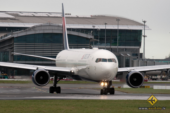 Boeing 767-432/ER