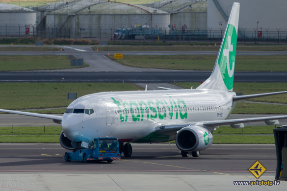 Boeing 737-8K2