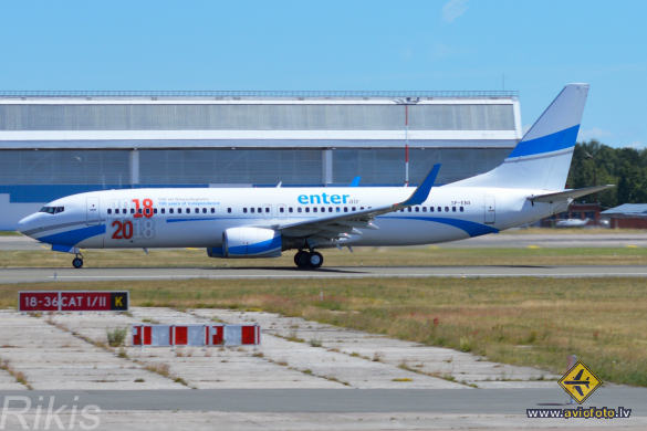 Boeing 737-8Q8
