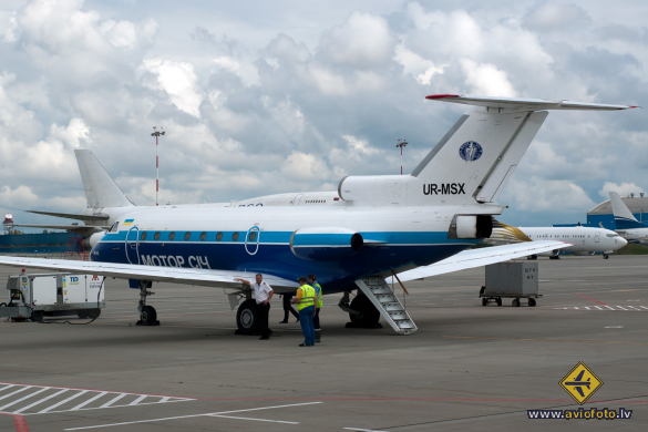 Yakovlev Yak-40