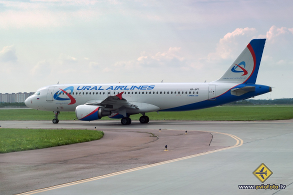 Airbus A320-214