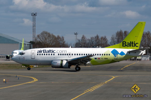 Boeing 737-522