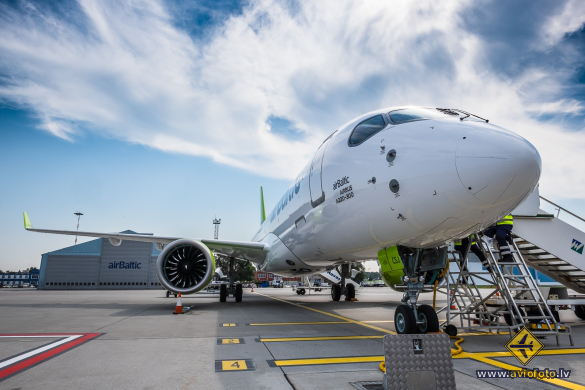 Airbus A220-300