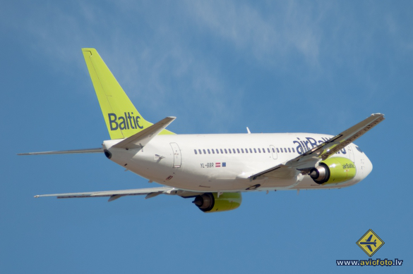 Boeing 737-31S
