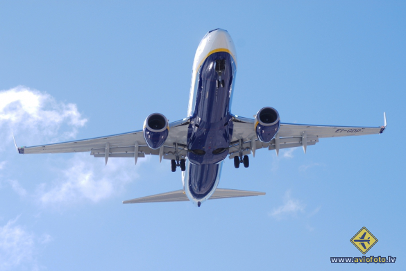 Boeing 737-8AS