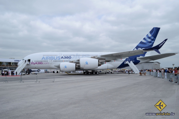 Airbus A380-841