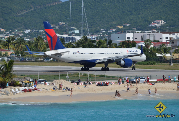 Boeing 757-232