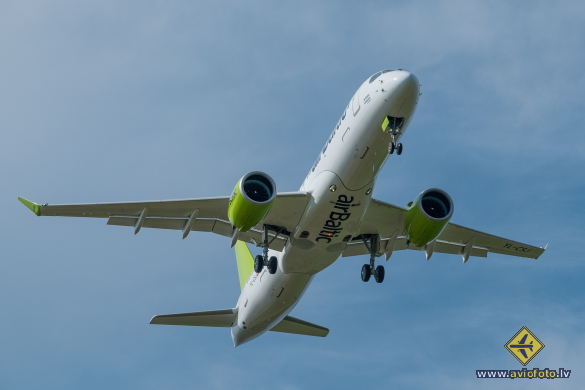 Airbus A220-300