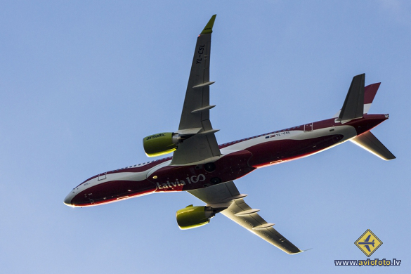 Airbus A220-300