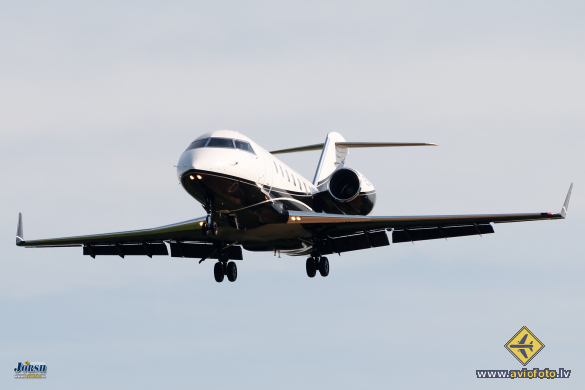 Bombardier Challenger 605 (CL-600-2B16)