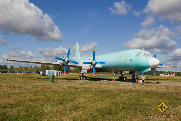 Ilyushin Il-18D