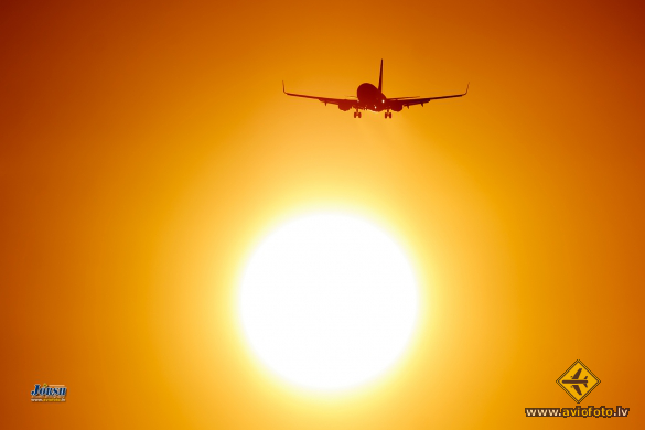 Boeing 737-8AS