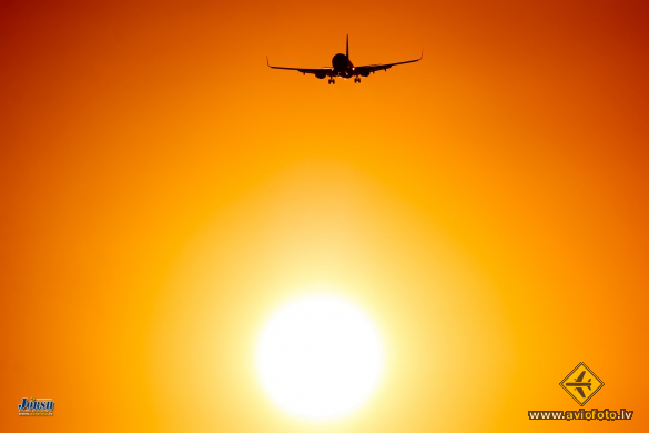 Boeing 737-8AS