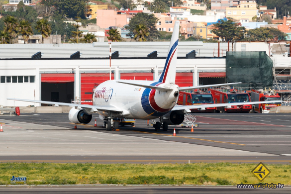 Boeing 737-3Q8(SF)