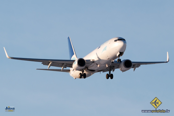 Boeing 737-83N(BCF)