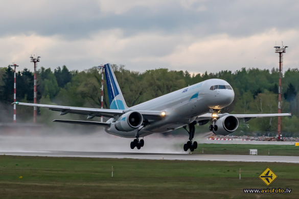 Boeing 757-23APF