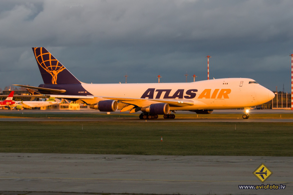 Boeing 747-47UF/SCD