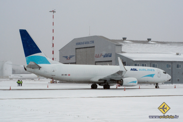 Boeing 737-83N(BCF)