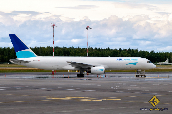 Boeing 757-23APF
